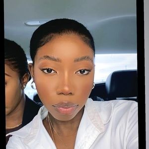 Meet your Posher, Esther